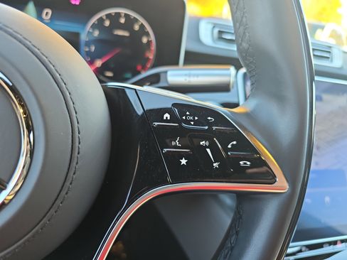 Certified 2025 Mercedes-Benz S 580 4MATIC Sedan image 18