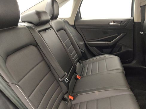 Used 2024 Volkswagen Jetta SE FWD image 19