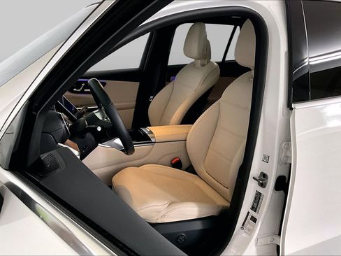 Certified 2024 Mercedes-Benz GLC 300 4MATIC image 9