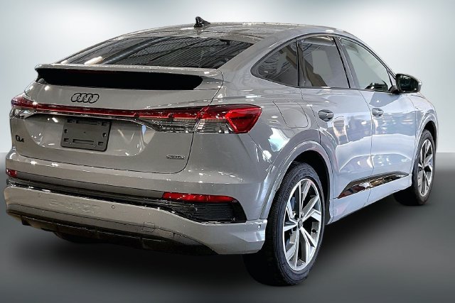Used 2024 Audi Q4 e-tron Premium Plus AWD/4WD image 13