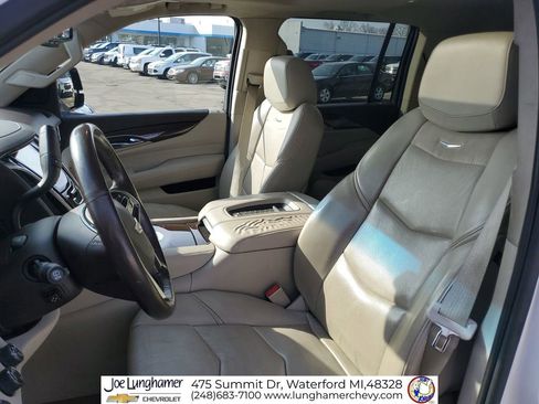 Certified 2016 Cadillac Escalade ESV Luxury image 21