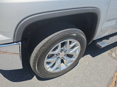 Used 2018 GMC Sierra 1500 SLT w/ SLT Premium Package AWD/4WD image 12