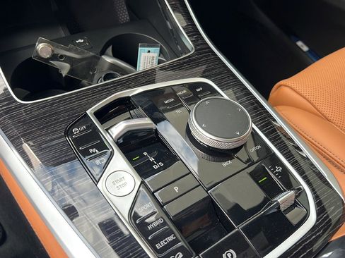 New 2026 BMW X5 xDrive50e image 27