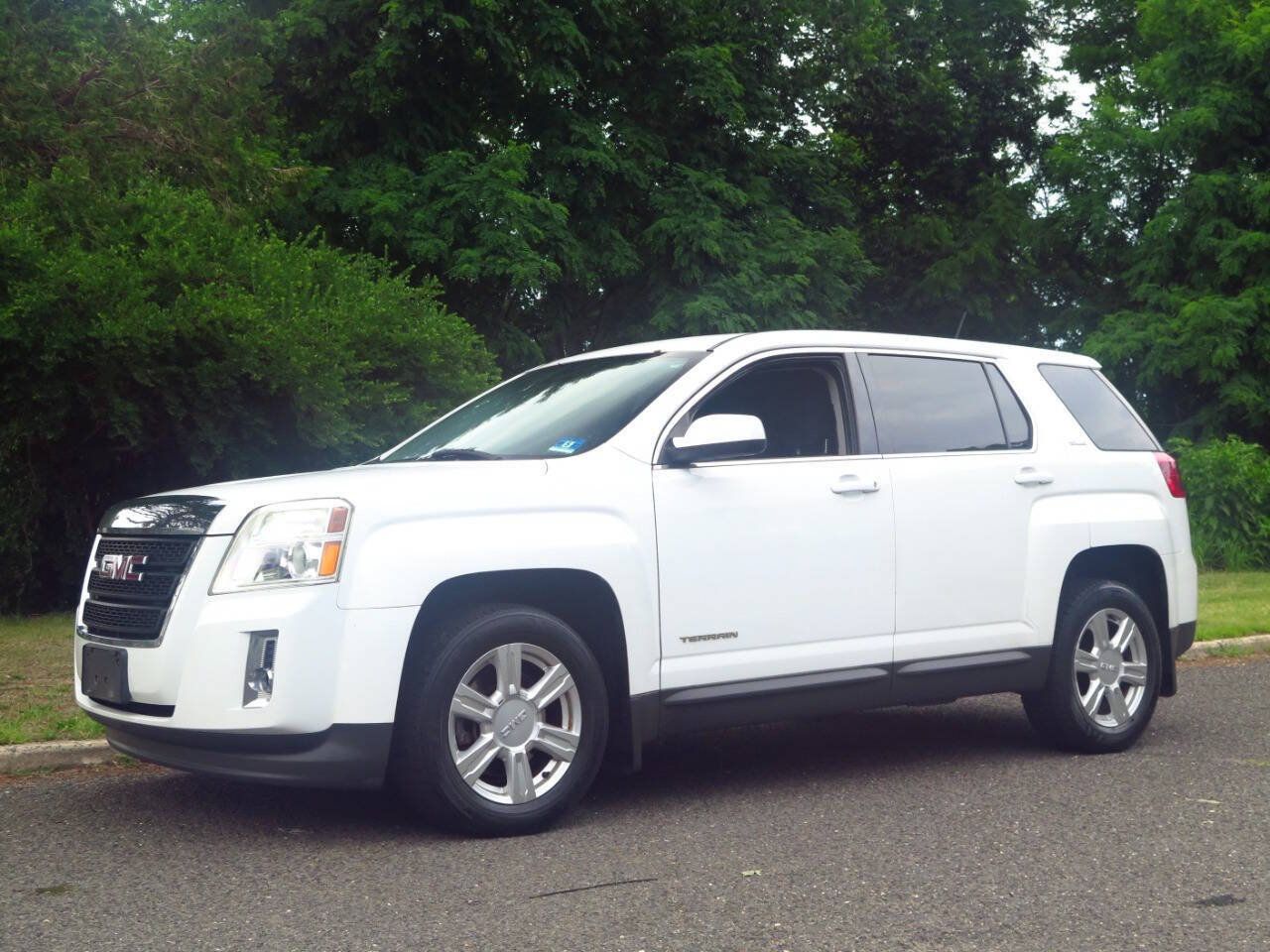 Used 2014 GMC Terrain SLE w/ LPO, Protection Package FWD image 1