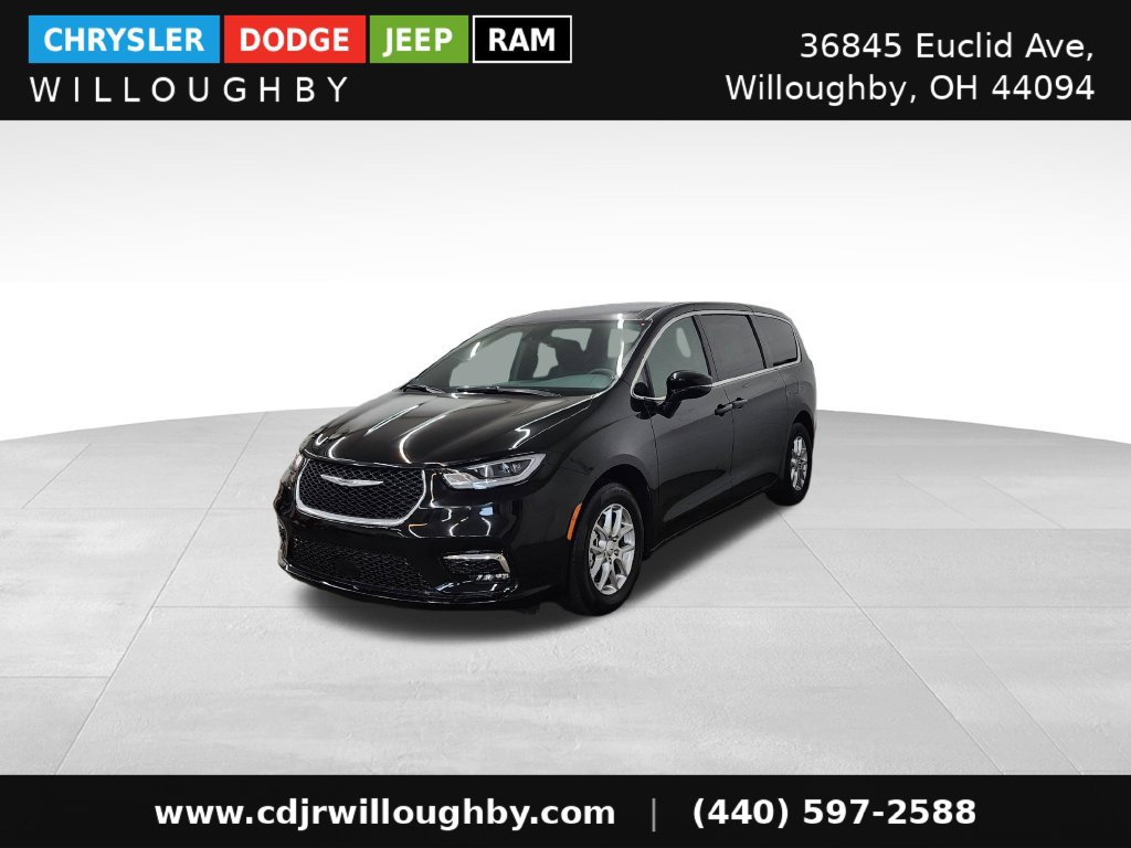 Used 2026 Chrysler Pacifica Select FWD 360° Tour