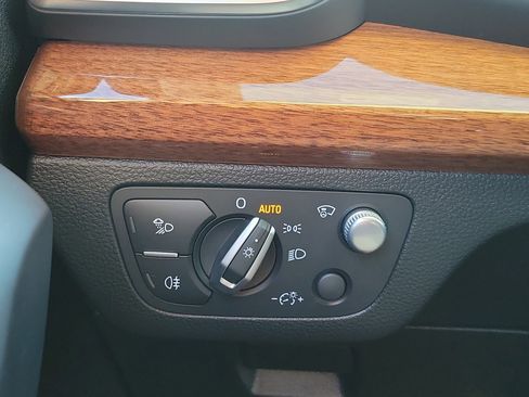 Used 2021 Audi Q5 Prestige image 26