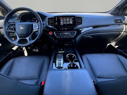 Used 2024 Honda Passport Black Edition image 7