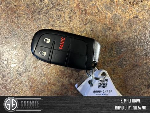 Used 2023 Jeep Renegade Latitude AWD/4WD image 29
