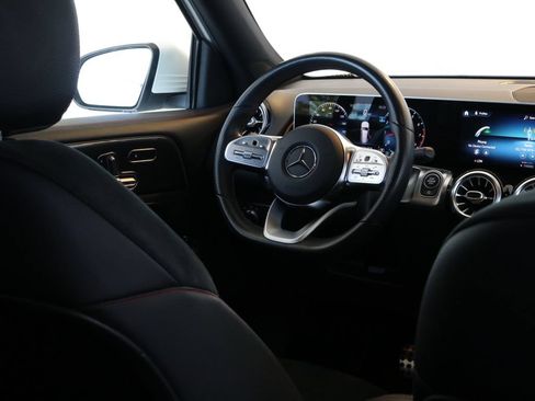 Used 2021 Mercedes-Benz GLB 35 AMG 4MATIC image 40