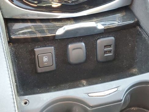 Used 2015 Cadillac Escalade ESV Platinum image 30