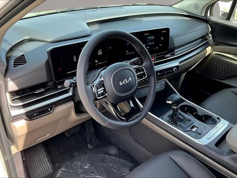 New 2026 Kia Carnival image 7