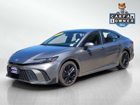 Used 2025 Toyota Camry SE FWD image 8