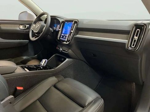 Used 2025 Volvo XC40 B5 Plus AWD/4WD image 75