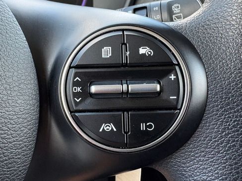 Used 2024 Kia Soul LX FWD image 16