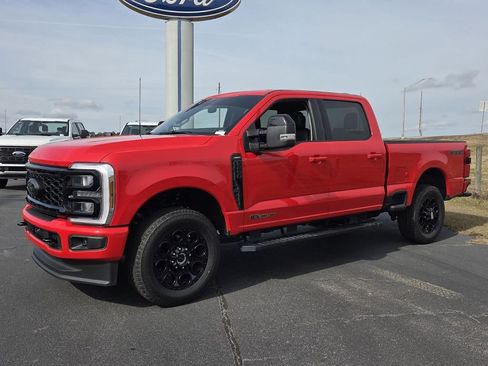 Used 2025 Ford F250 Lariat w/ Black Appearance Package AWD/4WD image 3