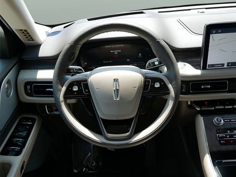 Used 2020 Lincoln Aviator Reserve w/ Equipment Group 202A image 13