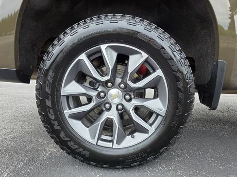 Used 2023 Chevrolet Silverado 1500 LT AWD/4WD image 10