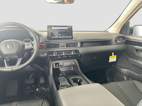 New 2025 Honda Pilot EX-L image 16