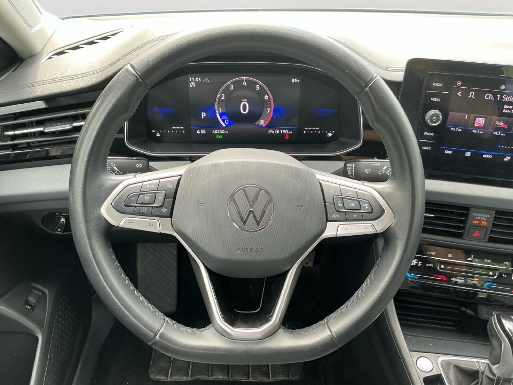 Used 2025 Volkswagen Jetta SE FWD image 19