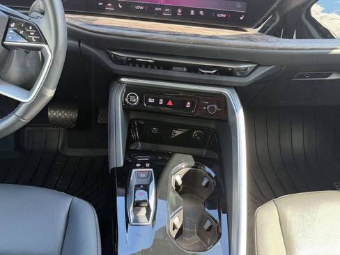 Used 2025 Audi Q5 Premium w/ Convenience Package AWD/4WD image 19