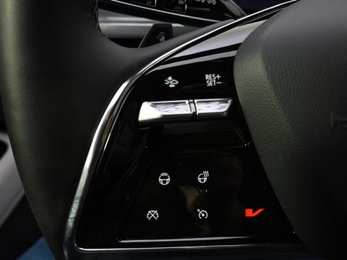 New 2025 Cadillac Escalade IQ Sport 1 w/ LPO, ONYX Package image 33