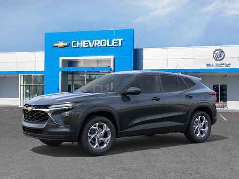New 2026 Chevrolet Trax LS w/ LS Convenience Package FWD image 22
