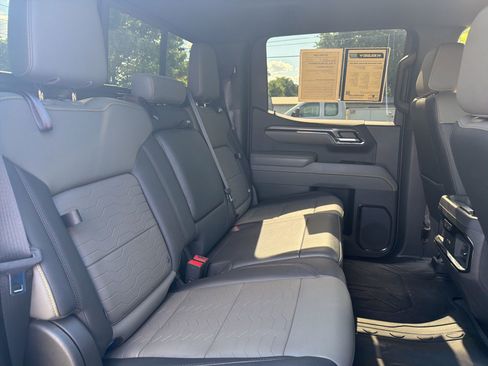 Used 2022 Chevrolet Silverado 1500 ZR2 w/ Technology Package AWD/4WD image 32