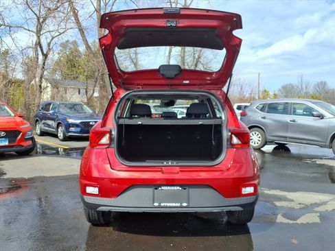 Certified 2025 Hyundai Venue SEL image 10