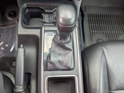 Used 2021 Toyota Tacoma TRD Sport w/ Technology Package AWD/4WD image 19