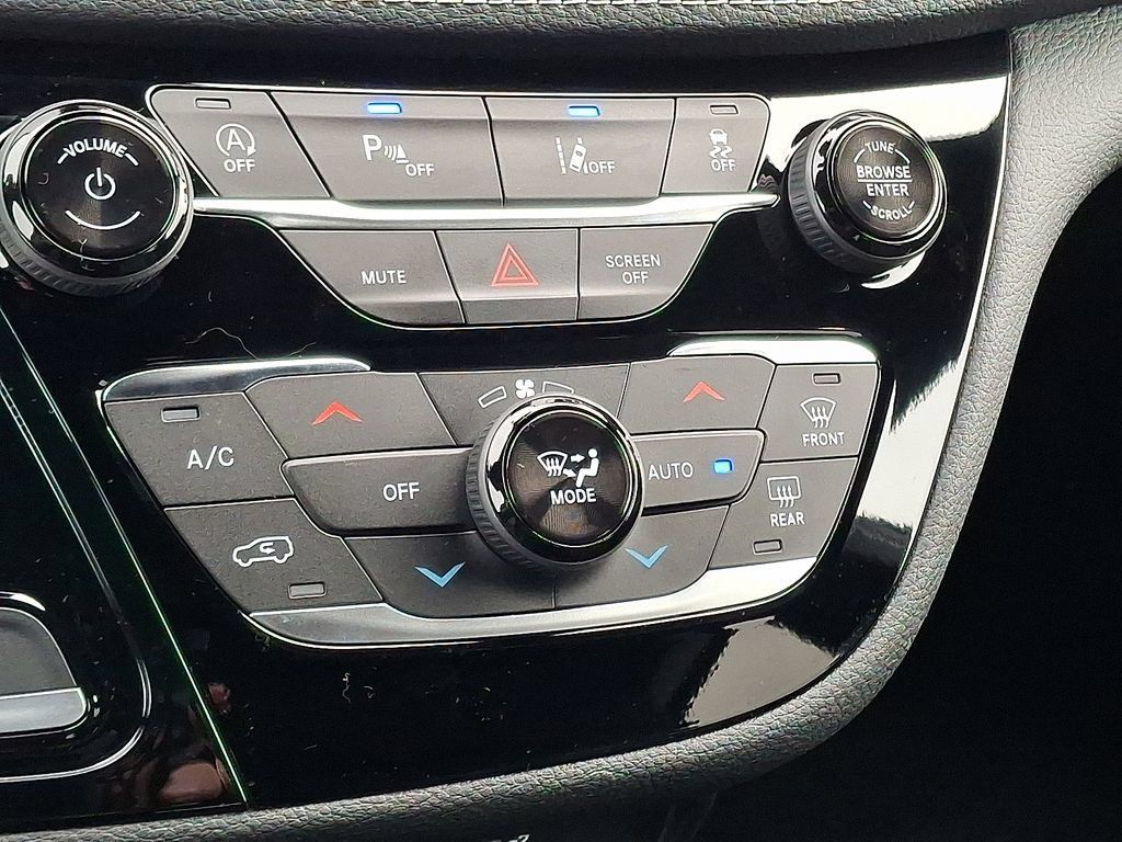 New 2026 Chrysler Pacifica Select FWD image 39