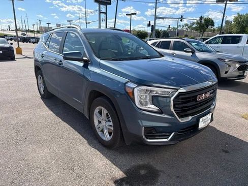 Used 2024 GMC Terrain SLE w/ Driver Convenience Package AWD/4WD image 7