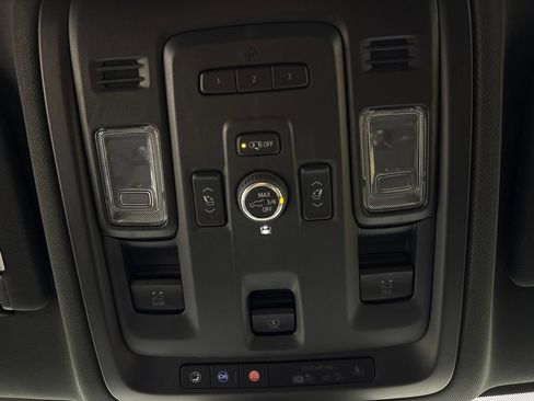 Used 2023 Chevrolet Suburban RST w/ Luxury Package AWD/4WD image 26