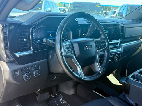 Used 2023 Chevrolet Silverado 1500 RST AWD/4WD image 15