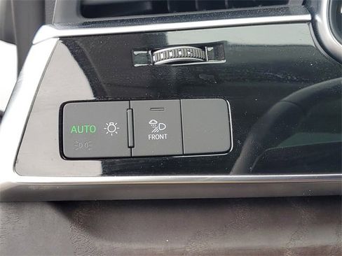 Used 2023 Audi Q8 Premium Plus image 13