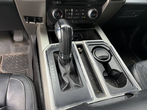 Used 2015 Ford F150 Lariat w/ Equipment Group 502A Luxury AWD/4WD image 23