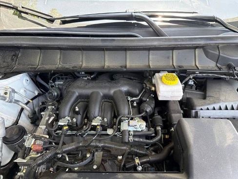 Certified 2025 Nissan Pathfinder Platinum w/ Cargo Package FWD image 28