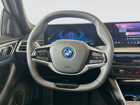 Used 2025 BMW i4 eDrive40 image 18
