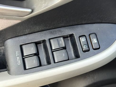 Used 2013 Toyota Prius Three w/ Solar Roof Pkg FWD image 13