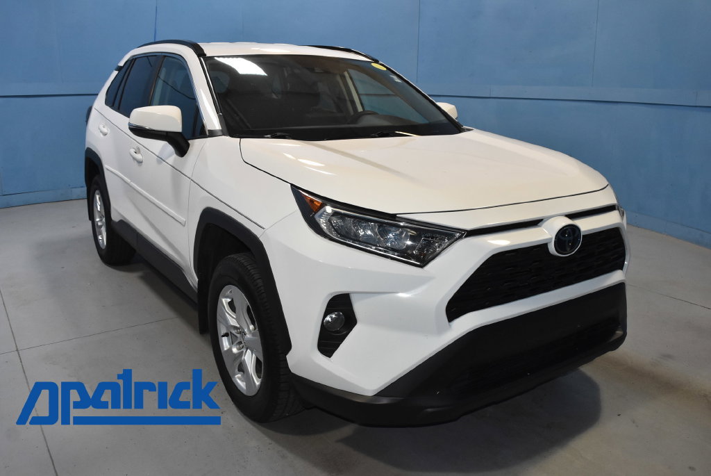Used 2020 Toyota RAV4 XLE FWD image 1