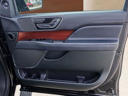 Used 2024 Lincoln Navigator Reserve image 29