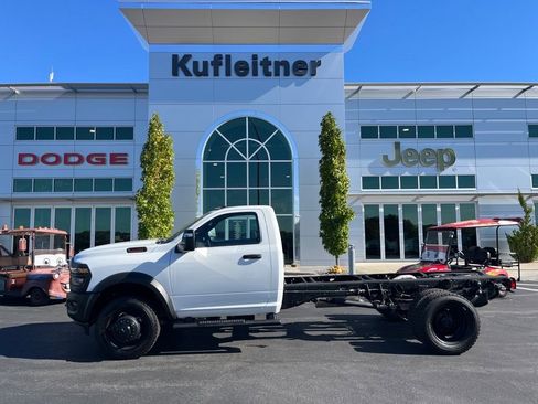 Used 2025 RAM 5500 Tradesman AWD/4WD image 1