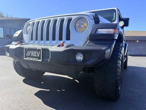 Used 2018 Jeep Wrangler Unlimited Sport w/ Technology Group AWD/4WD image 10