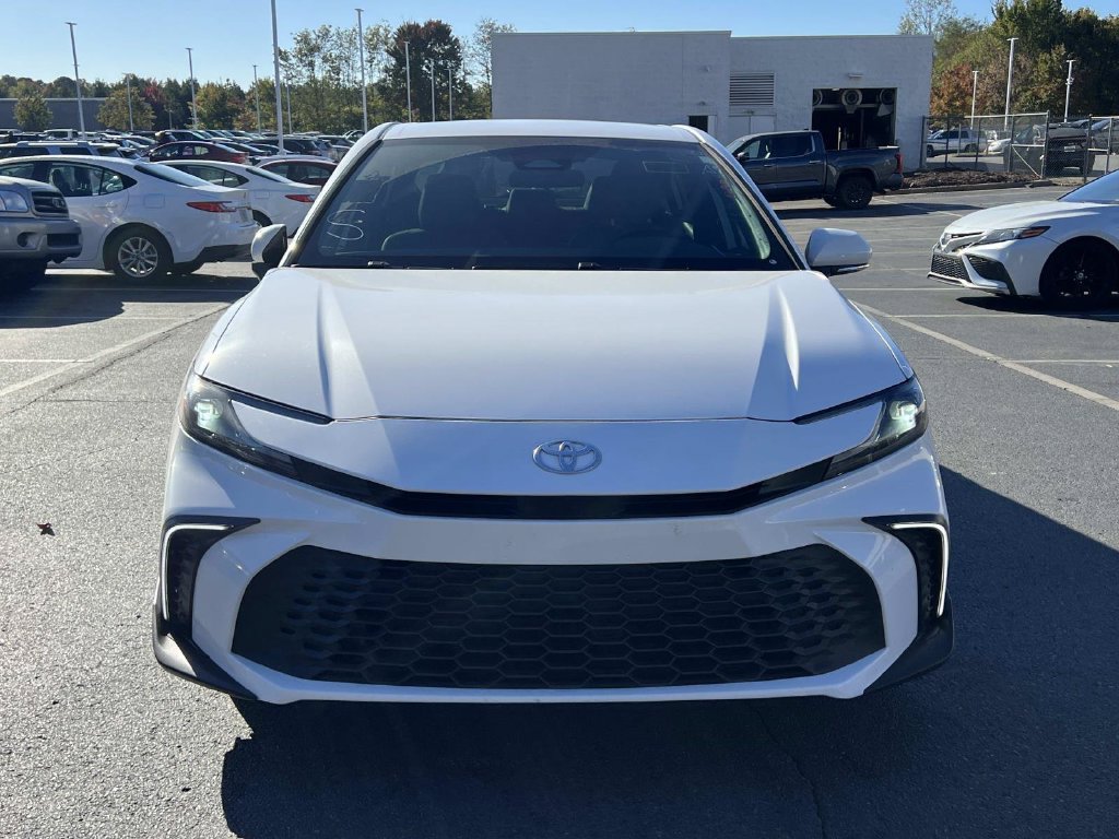 Used 2026 Toyota Camry SE FWD image 3