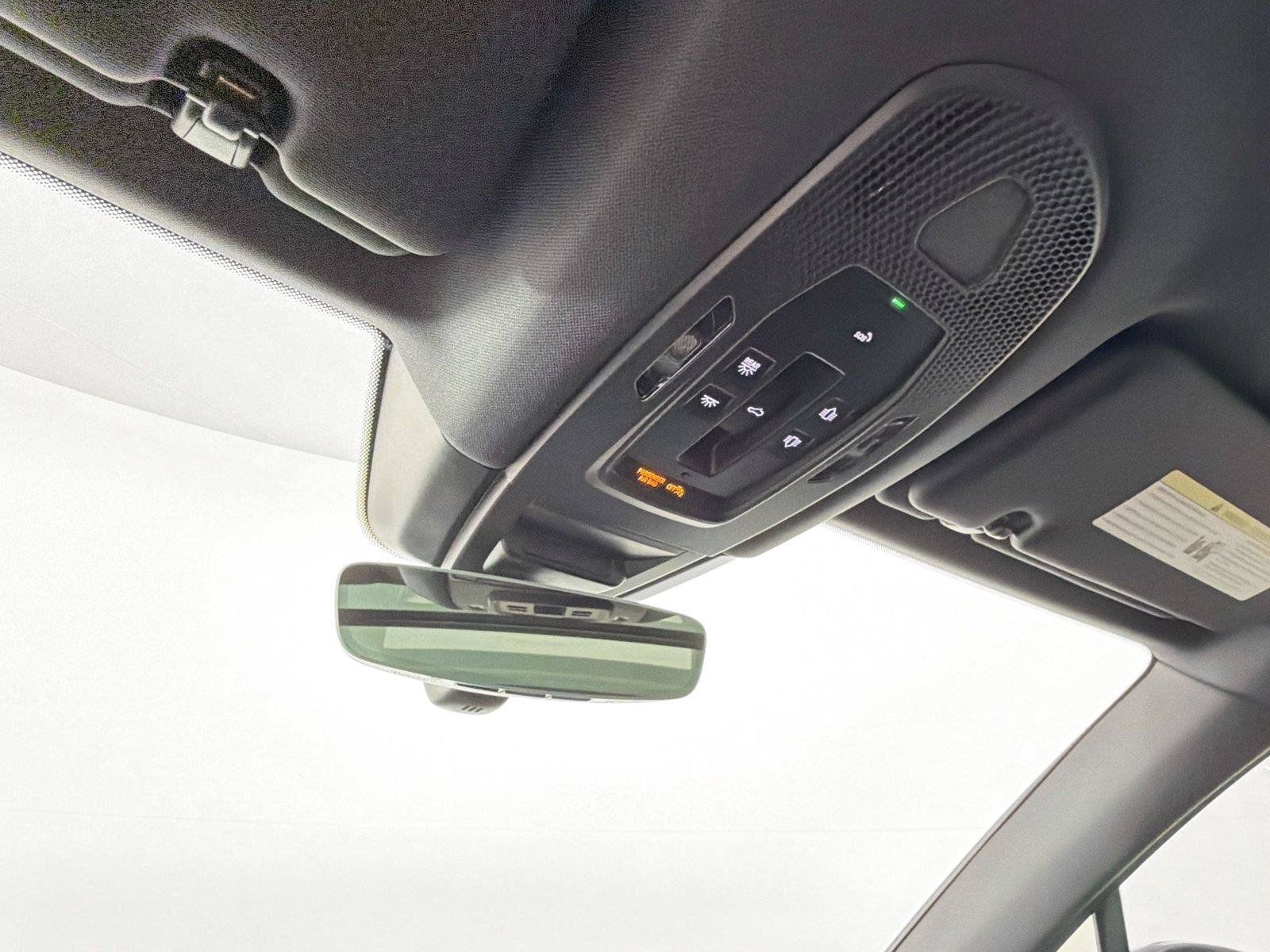 Certified 2025 Porsche Cayenne AWD/4WD image 24
