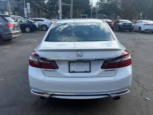 Used 2017 Honda Accord Sport image 3