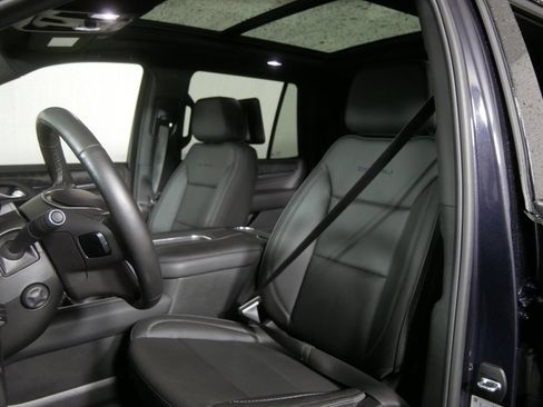Used 2024 GMC Yukon Denali w/ Advanced Technology Package AWD/4WD image 11