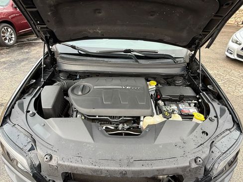 Used 2019 Jeep Cherokee Trailhawk w/ Cold Weather Group image 20