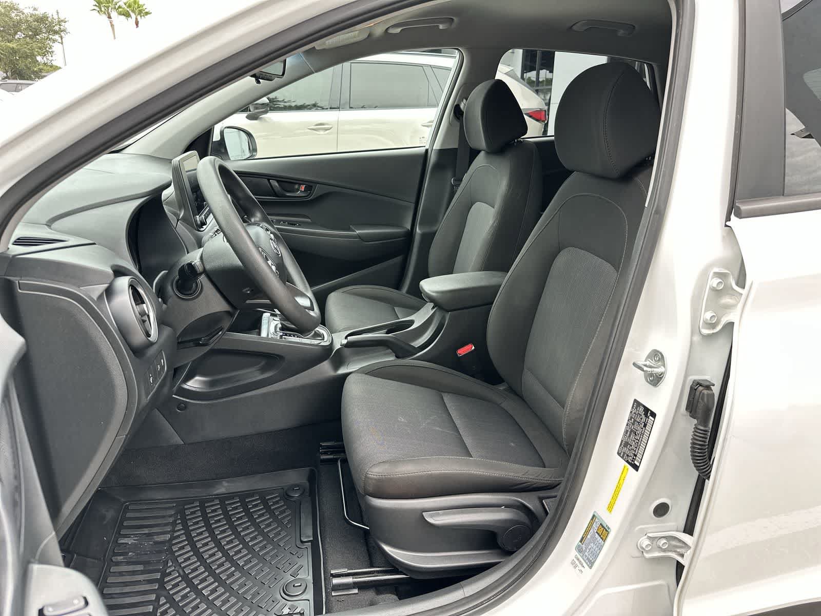 Used 2022 Hyundai Kona SEL FWD image 3