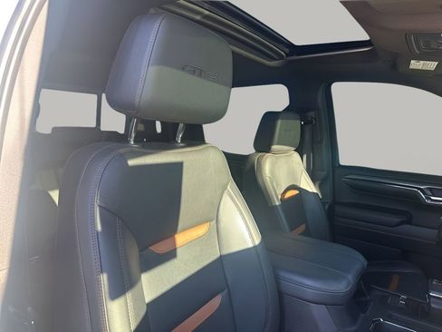 Used 2024 GMC Sierra 1500 AT4 w/ Technology Package image 15