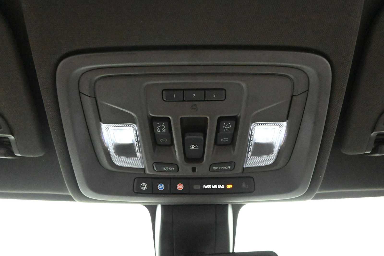 Used 2021 GMC Sierra 1500 SLT w/ SLT Premium Plus Package AWD/4WD image 27